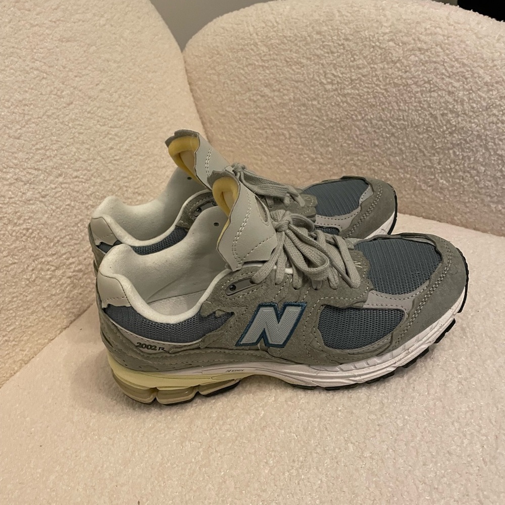 New Balance sneakers women’s 8